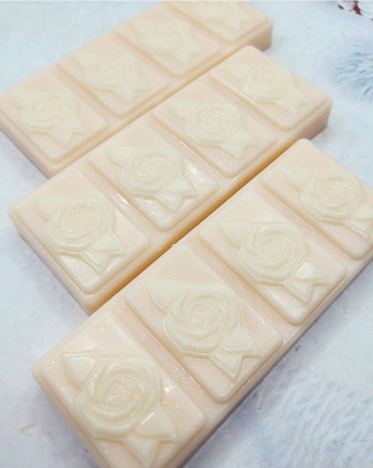 Marshmallow And White Peach Rose Snapbar